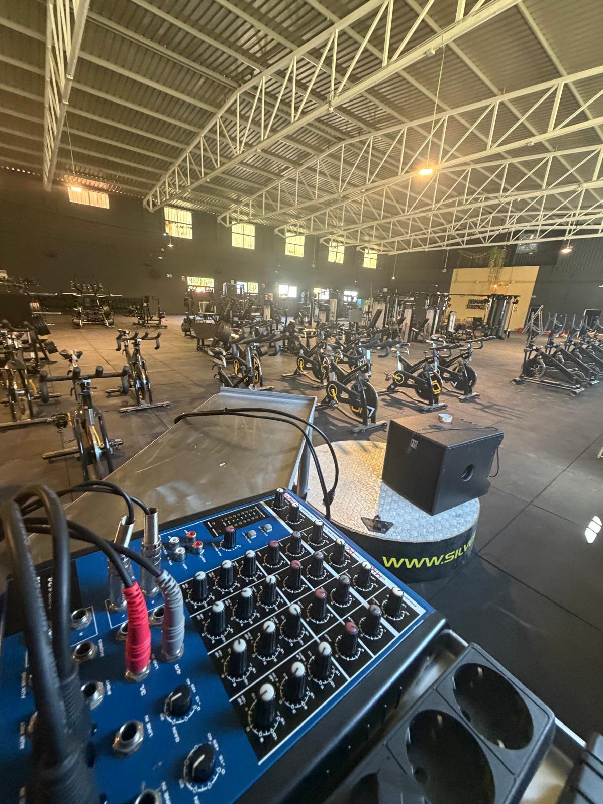 Ciclo indoor y actividades en SilverGym La Carolina